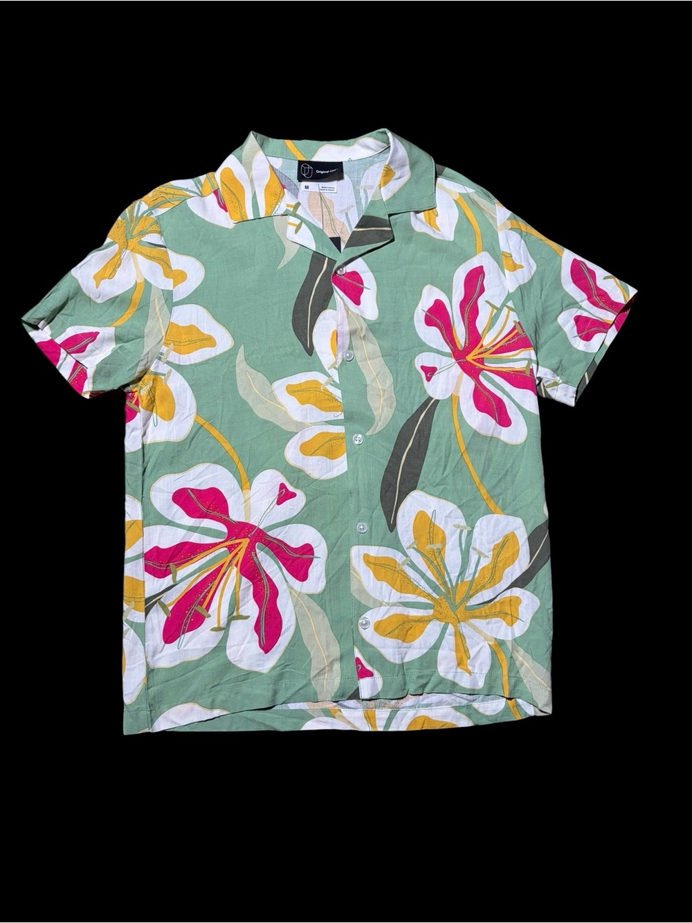 *NWT* Floral Flowy Button Down Shirt